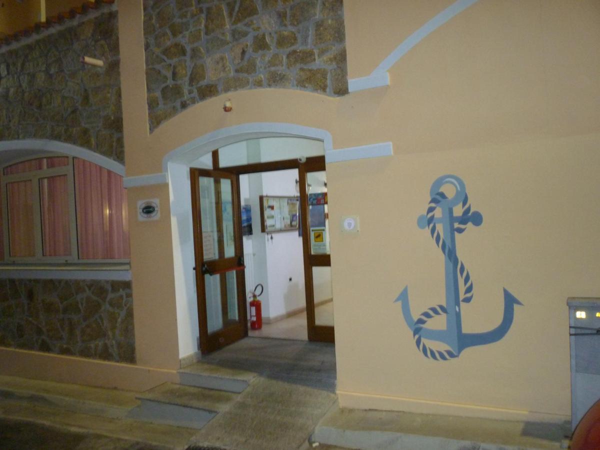 Hotel L'Ancora Santa Teresa Gallura Exterior photo