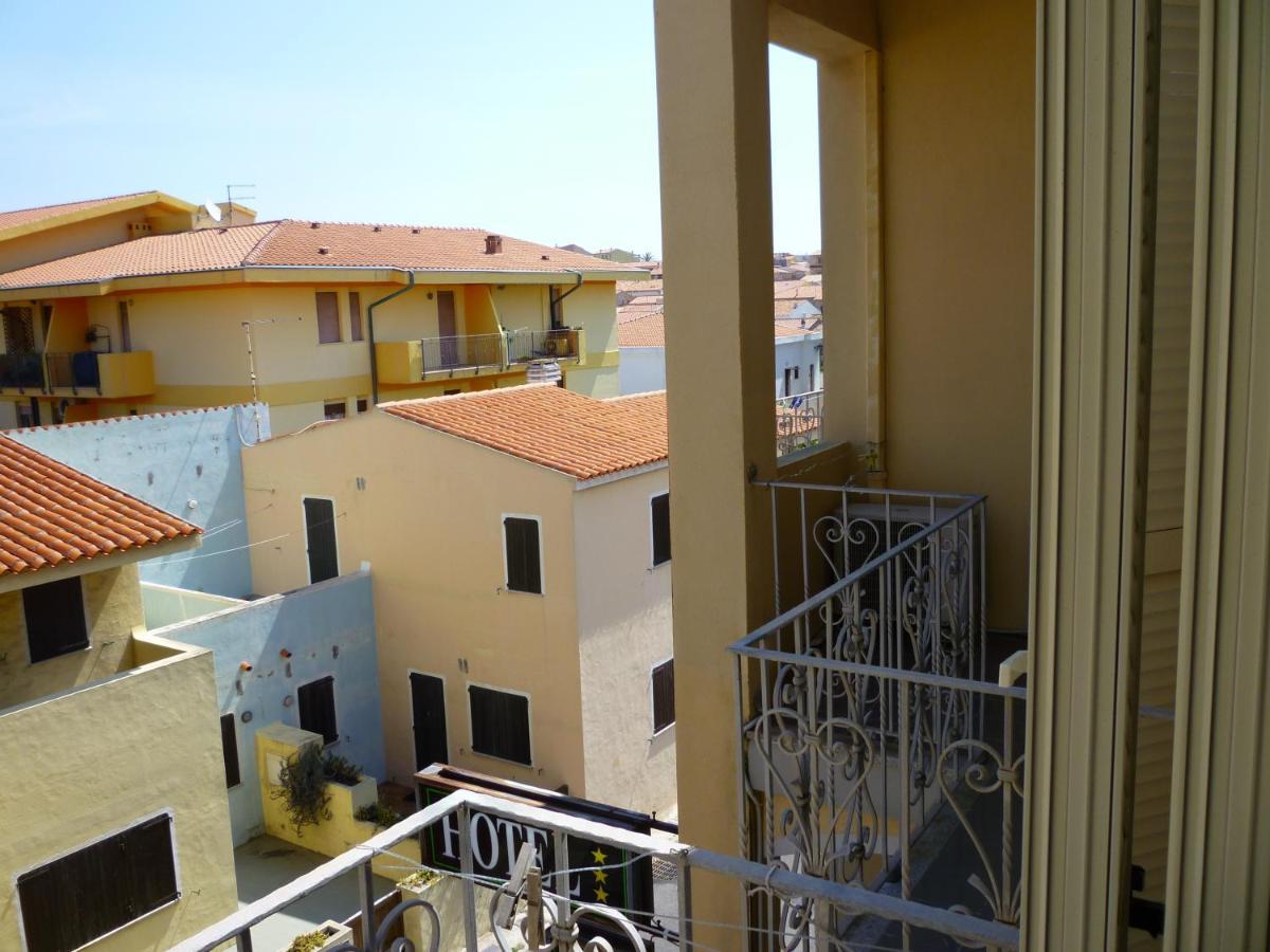 Hotel L'Ancora Santa Teresa Gallura Exterior photo