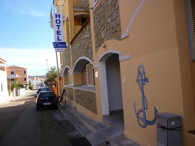 Hotel L'Ancora Santa Teresa Gallura Exterior photo